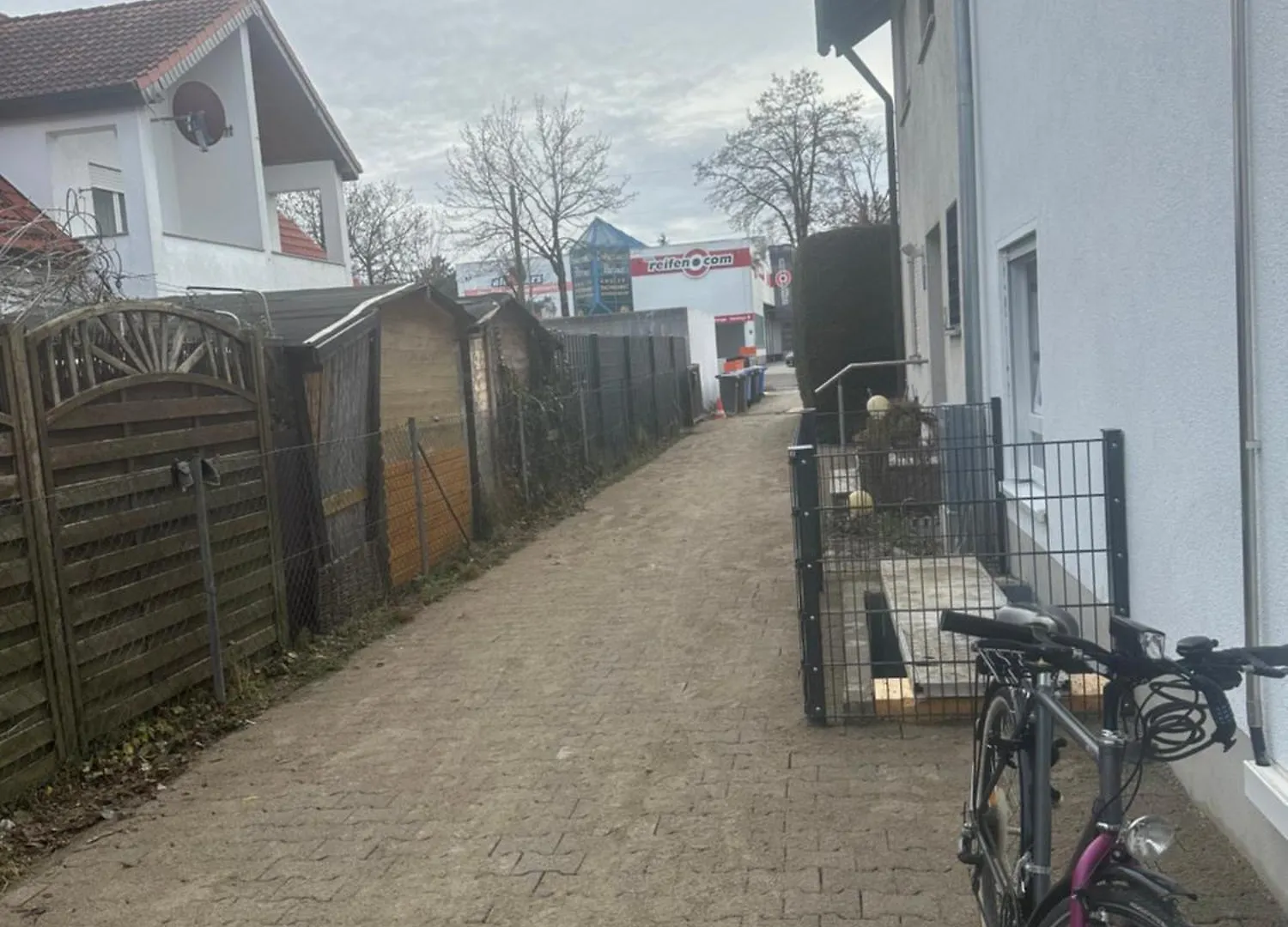 Two-Room Apartment With Fully Equipped Kitchen Near S8 Station München 0*,  Tyskland