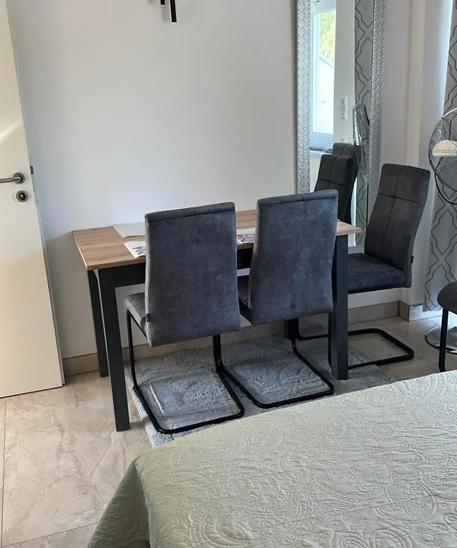 Two-Room Apartment With Fully Equipped Kitchen Near S8 Station München 0*,