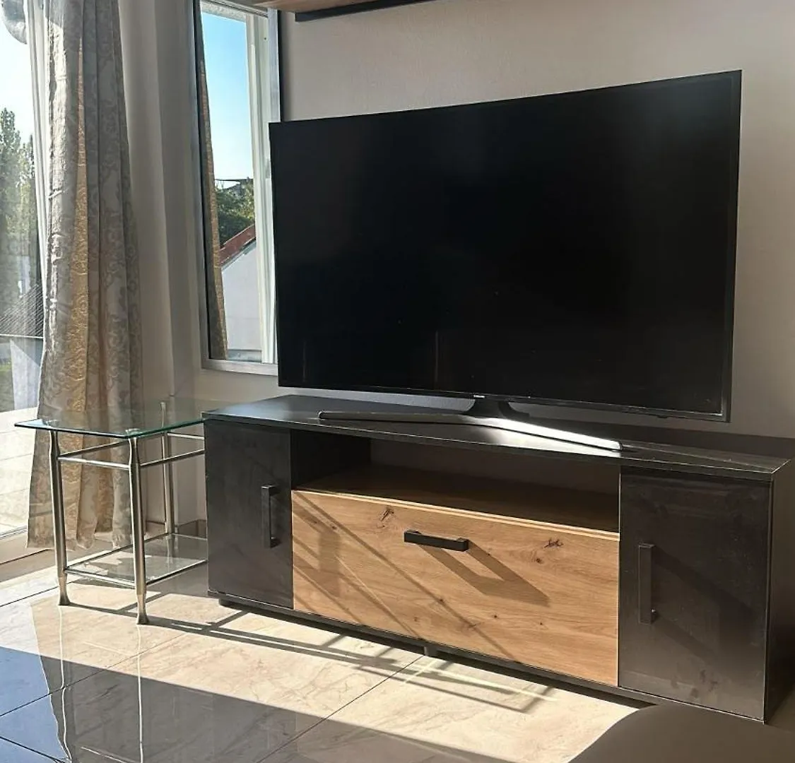 Two-Room Apartment With Fully Equipped Kitchen Near S8 Station München Duitsland