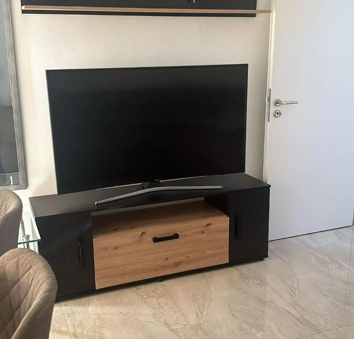 Two-Room Apartment With Fully Equipped Kitchen Near S8 Station München