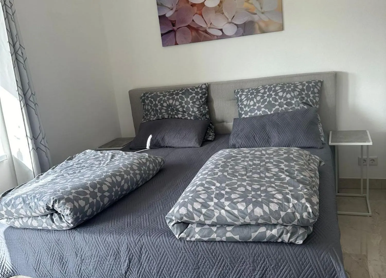 Two-Room Apartment With Fully Equipped Kitchen Near S8 Station München