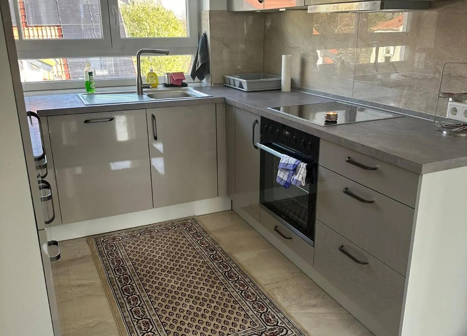 Two-Room Apartment With Fully Equipped Kitchen Near S8 Station München