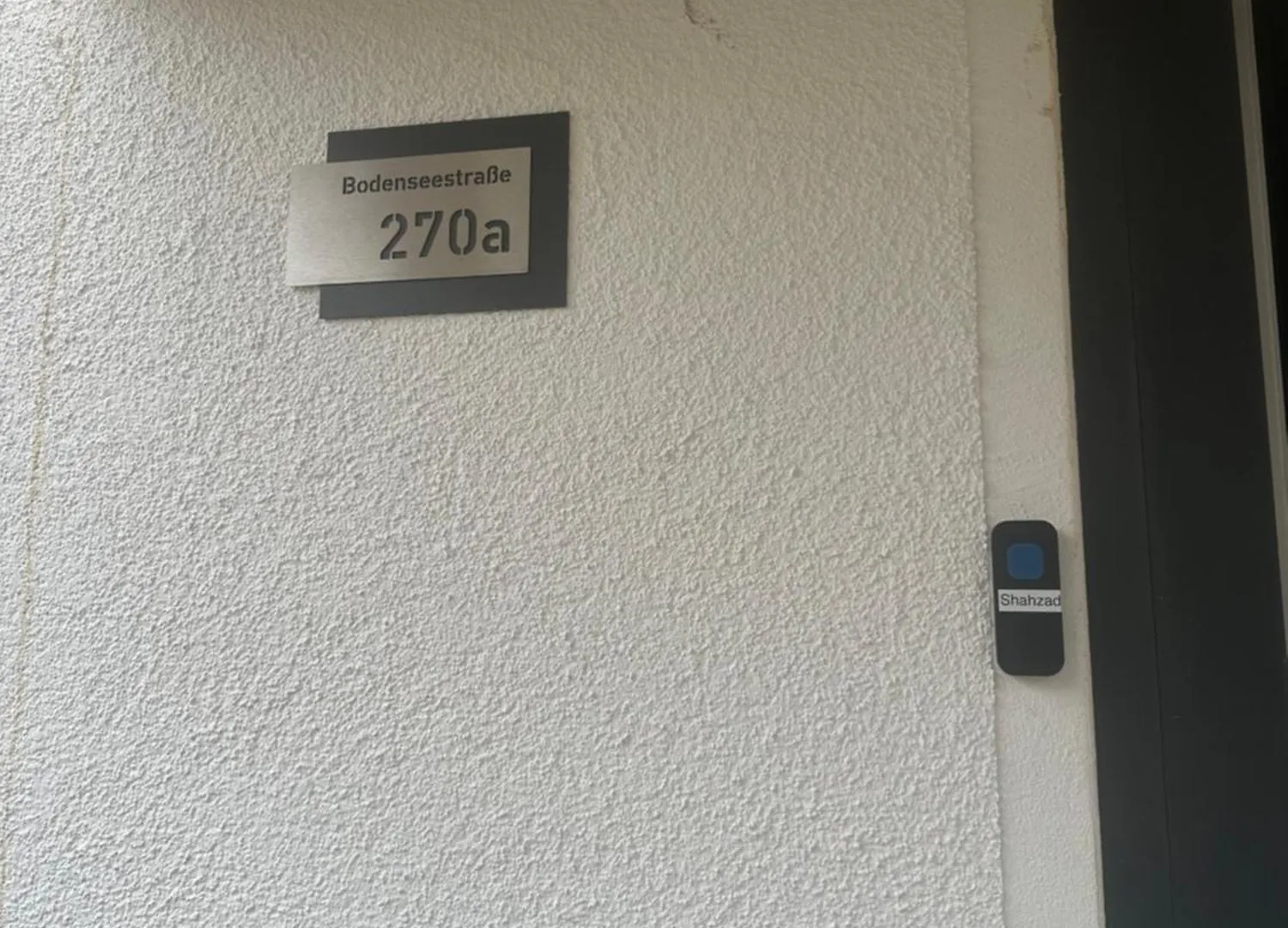 Two-Room Apartment With Fully Equipped Kitchen Near S8 Station München Duitsland